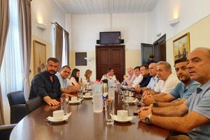 Ηράκλειο: Ξεκίνησε  η σύσκεψη για το μεταναστευτικό