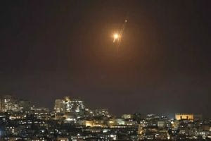 Δείτε πώς φαίνονται από την Κύπρο οι επιθέσεις του Ιράν στο Ισραήλ