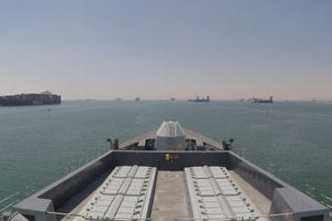 Τι σημαίνει το κλείσιμο των Στενών του Ορμούζ