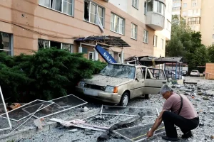 Ουκρανία: Διασώστες οι 3 από τους 4 νεκρούς που σκοτώθηκαν από ρωσική επίθεση με 450 drones και πυραύλους