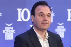 Παπαστεργίου: Έχουν βγει πάνω από 300.000 προσωπικοί αριθμοί – Μέσα στο 2026 τοποθετούνται οι 2.500 κάμερες στους δρόμους