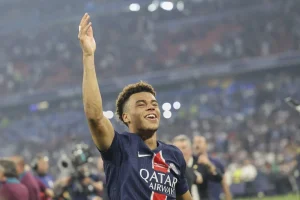 Ντεζιρέ Ντουέ: Ο 19χρονος σούπερ σταρ της Παρί που τρέλανε την Ευρώπη