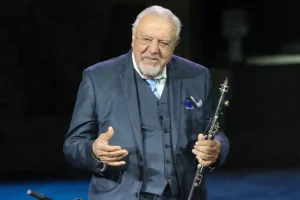 Πέθανε ο Πετρολούκας Χαλκιάς, ο μεγάλος δεξιοτέχνης του κλαρίνου