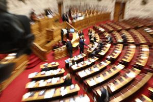 Τέμπη: Πλεύση, Νίκη, Κίνημα Δημοκρατίας και Ελληνική Λύση υπέγραψαν την πρόταση της Καρυστιανού