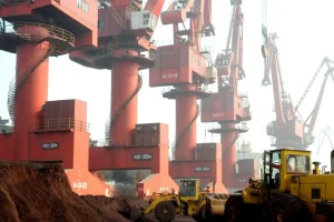 Οι ΗΠΑ και η Κίνα θα συνεχίσουν τις εμπορικές συνομιλίες με επίκεντρο τις σπάνιες γαίες