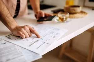 Ρεύμα: Τα μηνύματα για τις τιμές εν όψει του καλοκαιριού – Τι δίνουν οι προμηθευτές για τον Ιούνιο