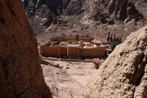 Πέταξαν στην έρημο την… καυτή πατάτα του ιδιοκτησιακού της Μονής! Από την έρημο της Λιβύης έρχεται και… η νέα εθνική επιτυχία- Το…έρημο πρωτάθλημα μπάσκετ θα συνεχιστεί μέχρι να… διακοπεί ξανά!