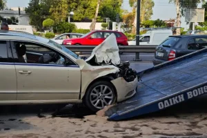 Τροχαίο δυστύχημα στον Άλιμο: «Δεν κατάλαβα τι έγινε, δεν είδα το απορριμματοφόρο» λέει ο 23χρονος ταξιτζής