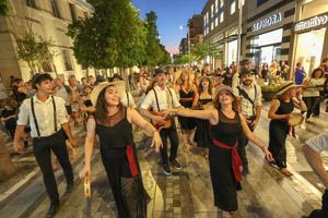 «Τέχνη Καθ’ Οδόν» 2025: Το Φεστιβάλ που φέρνει την τέχνη στον κόσμο κάνει πρεμιέρα στις 17 Ιουνίου