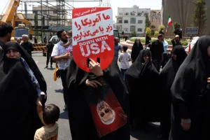 Το Ιράν απειλεί ότι η σύγκρουση θα επεκταθεί σε αμερικανικές βάσεις τις επόμενες ημέρες