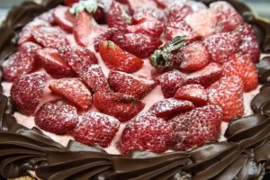 Εορτολόγιο: Ποιοι γιορτάζουν σήμερα 16 Ιουνίου 2025