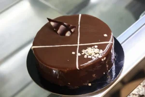 Εορτολόγιο: Ποιοι γιορτάζουν σήμερα 9 Ιουνίου 2025