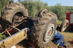 Άντρας καταπλακώθηκε από το τρακτέρ του – Απεγκλωβίστηκε χωρίς τις αισθήσεις του