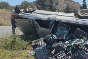 Μεσαρά: Τούμπαρε αγροτικό αυτοκίνητο που μετέφερε μελιτζάνες!