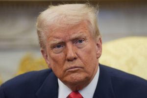 Τραμπ: «Το όμορφο και σπουδαίο Λος Άντζελες θα καιγόταν αν δεν έστελνα τον στρατό»