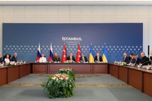 Κωνσταντινούπολη: Ολοκληρώθηκε σε χρόνο – ρεκόρ ο β’ γύρος διαπραγματεύσεων Ρωσίας – Ουκρανίας