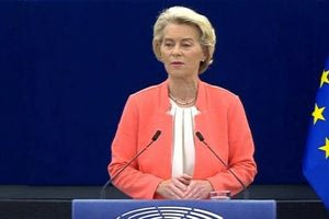 Ούρσουλα φον ντερ Λάιεν: Παρουσίασε τo 18ο πακέτο κυρώσεων κατά της Ρωσίας