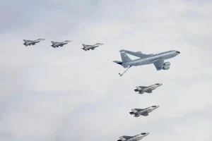 Οι ΗΠΑ αναπτύσσουν ιπτάμενα τάνκερ και stealth μαχητικά αεροσκάφη στη Μέση Ανατολή