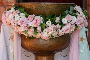 Bάφτιση: Τι φοράμε σε ένα κάλεσμα στις 12.00 το μεσημέρι