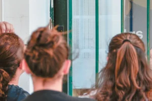 Πανελλαδικές 2025: Εκτιμήσεις των βάσεων εισαγωγής στα ΑΕΙ