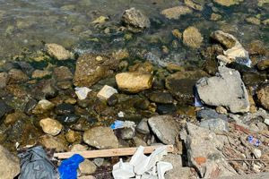 Ηράκλειο: Εκεί που σκάει το κύμα… σκάει και η αδιαφορία