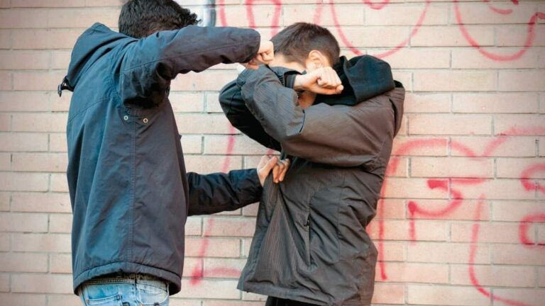 Καταγγελίες… back to back: Συνελήφθη 24χρονος για βία κατά του συντρόφου του