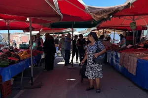 Γιάννης Σπινθάκης: Ιστορίες από μια ολόκληρη ζωή στη λαϊκή