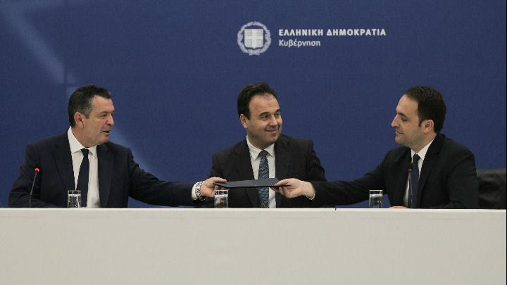 Ολοκληρώθηκε η τελετή παράδοσης – παραλαβής στο υπουργείο Ψηφιακής Διακυβέρνησης μεταξύ των υφυπουργών