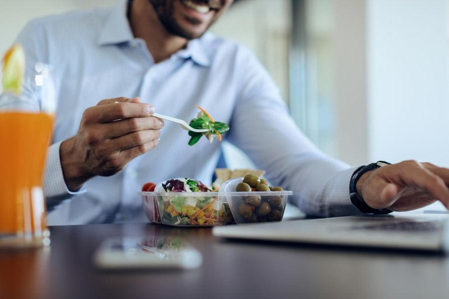 Workplace wellness: Πώς η σωστή διατροφή  επηρεάζει την παραγωγικότητα