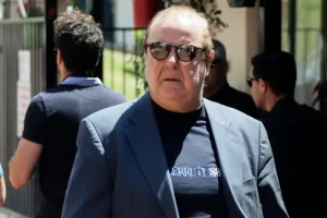 Χαϊκάλης «αθωώνει» Φιλιππίδη: «Τον ζήλεψαν, το θέατρο ήταν ένα μεγάλο κρεβάτι»