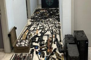 Έκρυβε στο σπίτι του ολόκληρο οπλοστάσιο – Μεγάλη αστυνομική επιχείρηση στα Χανιά