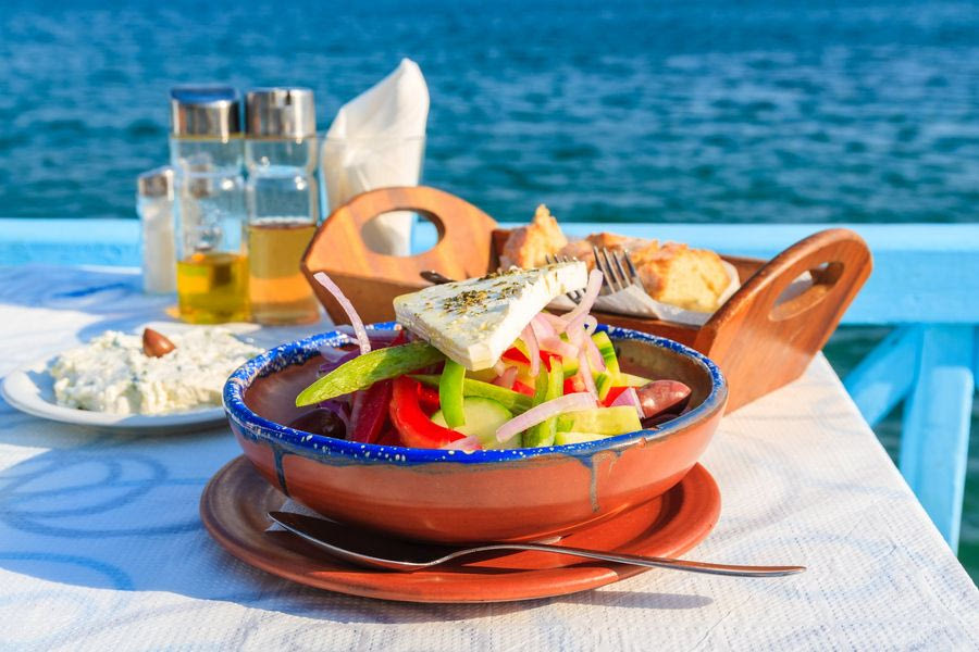 Taste Atlas: Αποθεώνει τα τοπικά προϊόντα της Ελλάδας