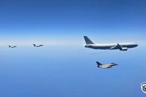 Ελληνικά και γαλλικά Rafale νότια της Κρήτης