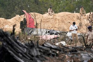 Air India: «Γιατί έκοψες την παροχή καυσίμων;» – Σοκάρουν οι συνομιλίες των πιλότων πριν τη συντριβή