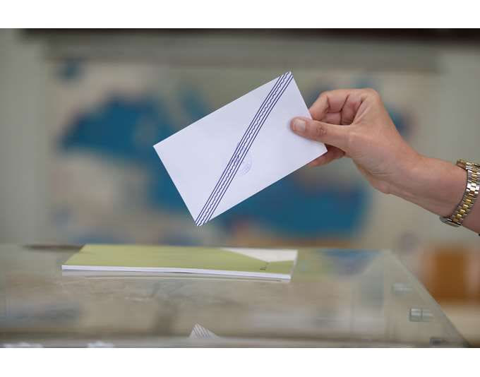 Γιατί ο Κυριάκος δεν θα πάει σε εκλογές το 2027! Ποιοι λόγοι ανοίγουν το δρόμο για πρόωρες κάλπες;  Ο καιρός δροσίζει αλλά η κυβέρνηση «καίγεται»! Θα γίνει της…Εξεταστικής αυτή τη βδομάδα στη Βουλή