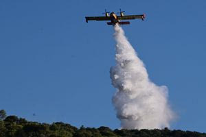 Έκκληση από τον αντιδήμαρχο Κυθήρων: «Καίγεται το μισό νησί, αν δεν έρθουν εναέρια μέσα θα καούμε»