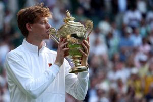 Ο Σίνερ «αποκαθήλωσε» τον Αλκαράθ στον τελικό του Wimbledon