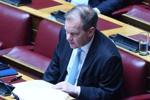 Προανακριτική για Τέμπη – Κώστας Καραμανλής: Αρνούμαι τη διερευνώμενη πράξη της παράβασης καθήκοντος