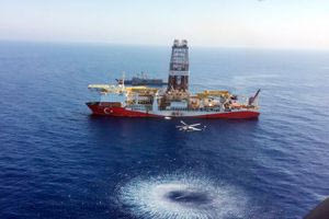 Η Τουρκία αγοράζει δύο νέα πλωτά γεωτρύπανα – Στέλνει το ένα στα νότια της Κρήτης, «αμφισβήτηση της ελληνικής ΑΟΖ επί του πεδίου»