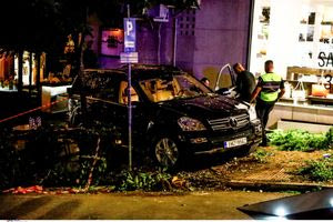 Κολωνάκι: Το ξεχασμένο χειρόφρενο της Mercedes που παρέσυρε τους πεζούς -Τουλάχιστον 11 τραυματίες, ο ένας σοβαρά