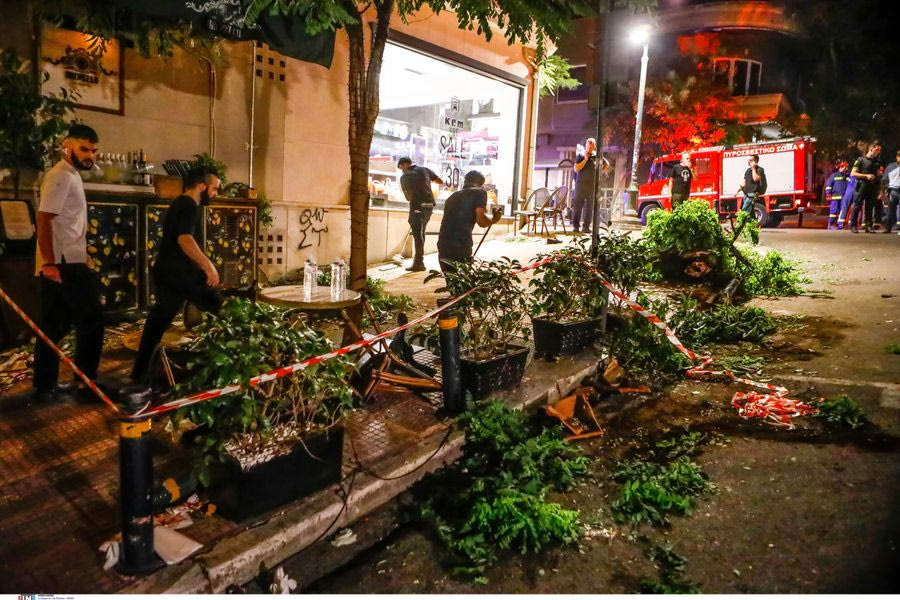 Κολωνάκι: Βίντεο ντοκουμέντο από την τυφλή πορεία του SUV με την όπισθεν