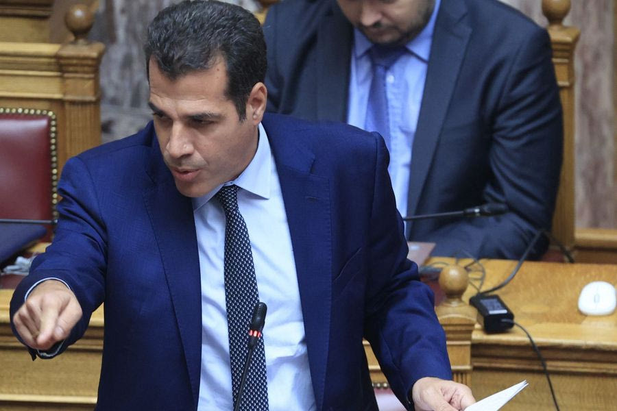 Πλεύρης: Μοντέλο αποτροπής με κλειστές δομές εκτός Ε.Ε. και αντικίνητρα