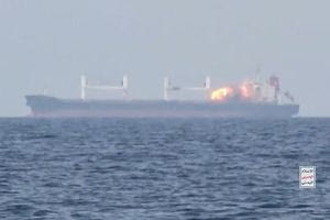 Υεμένη: Η στιγμή που οι Χούθι χτυπούν το ελληνόκτητο πλοίο “Eternity C”