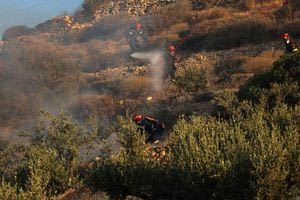 Meteo για τις φωτιές σε Ιεράπετρα και Βουρβουρού: Οι δύο όψεις του ίδιου φαινομένου