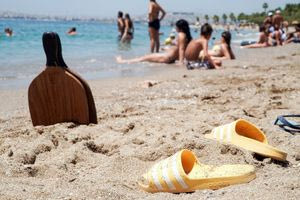 Καιρός: «Κόκκινη» προειδοποίηση από την ΕΜΥ – Παρατείνεται ο καύσωνας, στους 44 βαθμούς ο υδράργυρος