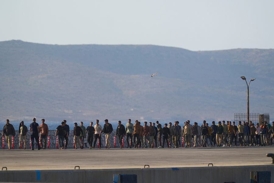 Μεταναστευτικό: Η τροπολογία, η παρέμβαση Βενιζέλου και οι αντιδράσεις