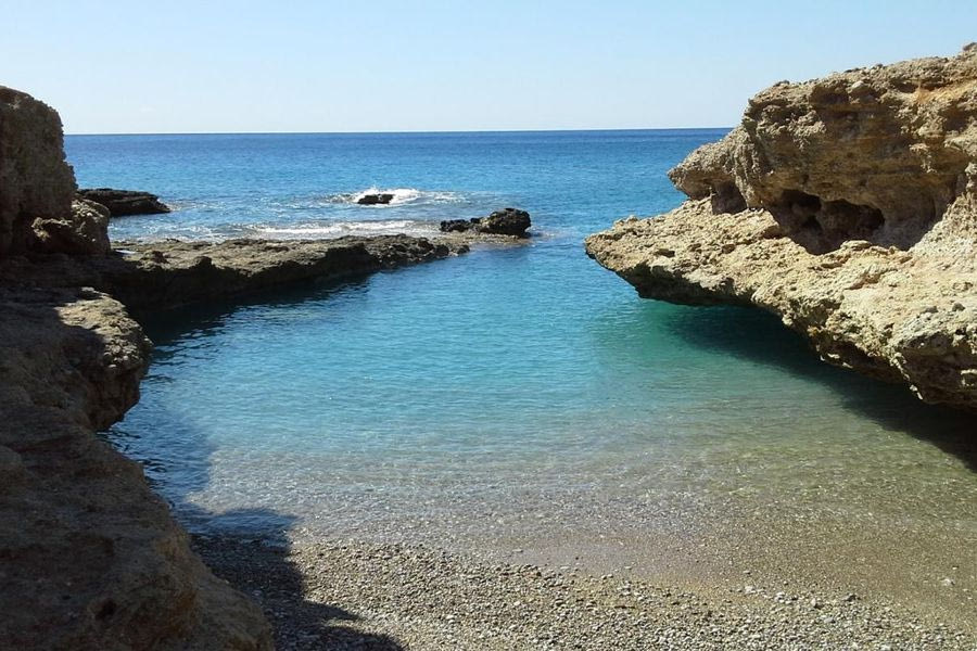 H μικρότερη παραλία της Κρήτης – Είναι μόλις 250 τετραγωνικά και είναι κρυμμένη στο νότο