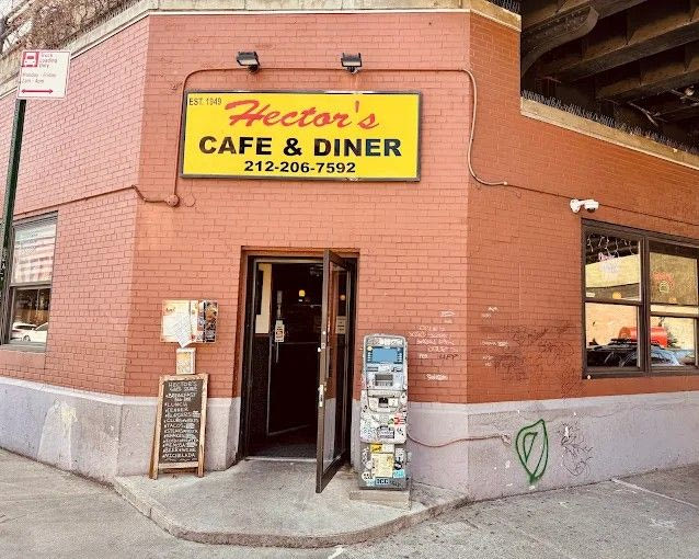 Κλείνει μετά από 76 χρόνια το «Hector’s Cafe» του Νίκου Καπελώνη