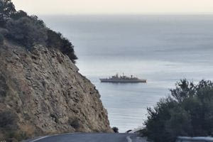 Έξω από ποια χωρικά ύδατα περιπολούν οι φρεγάτες;