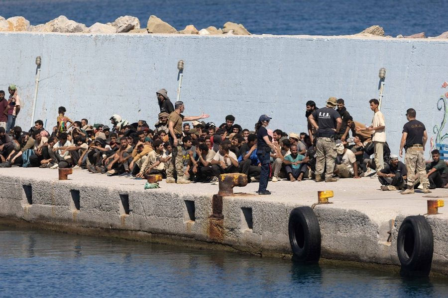 Χιλιάδες οι μετανάστες που περιμένουν να έρθουν στην Κρήτη – Τι δήλωσε ο Γ. Σφακιανάκης